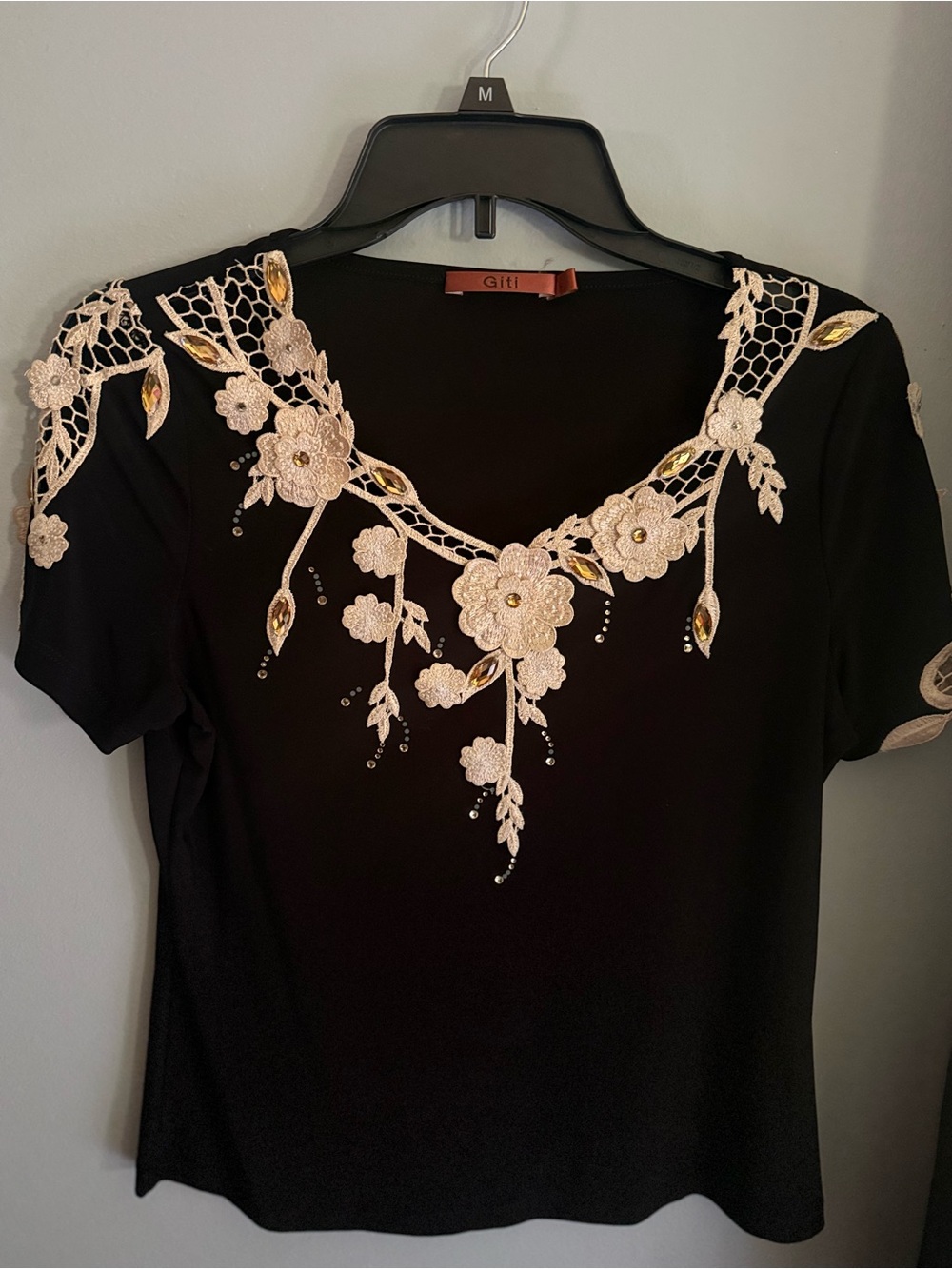 Black Floral Appliqué Short Sleeve Top